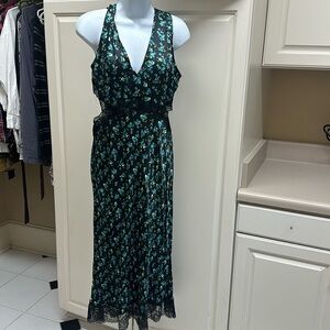 V Neck Lace Detail Dress